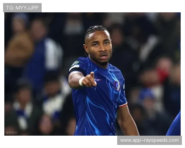 恩昆库点射中柱后补射入网，米兰扳平科莫过程戏剧性十足